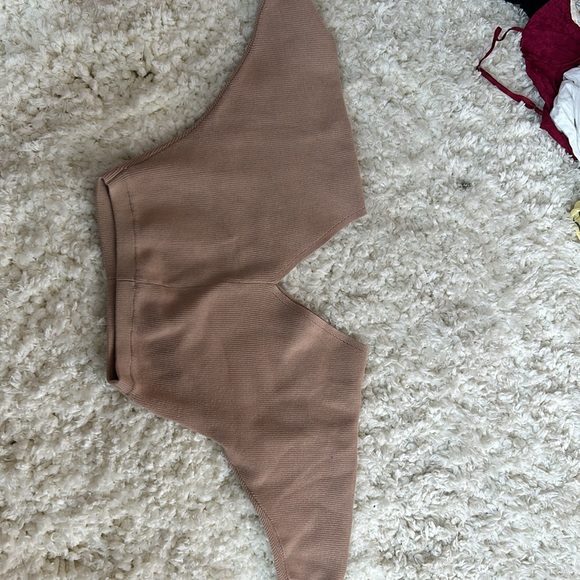 Princess Polly ribbed v neck sweater - Picture 2 of 3